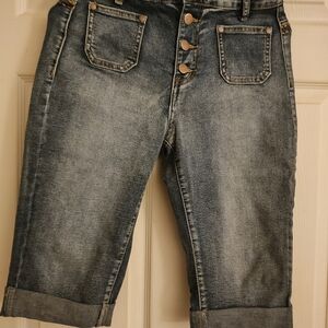 Women's Denim Capri Pants Daisy